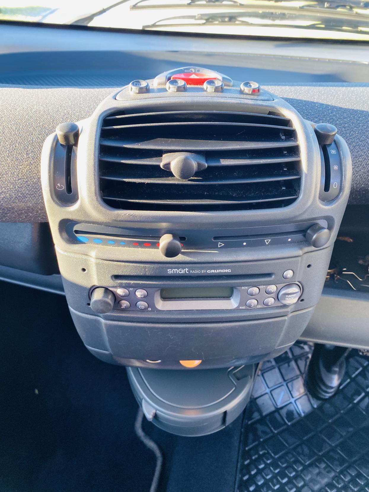 Smart fortwo 0.7 City Passion Hatchback 3dr Petrol Automatic (113 g/km, 61 bhp)