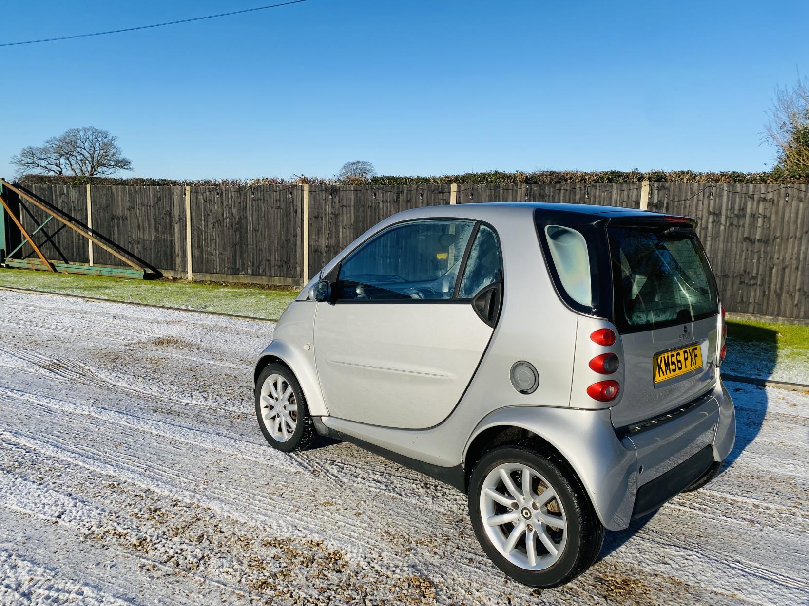 Smart fortwo 0.7 City Passion Hatchback 3dr Petrol Automatic (113 g/km, 61 bhp)