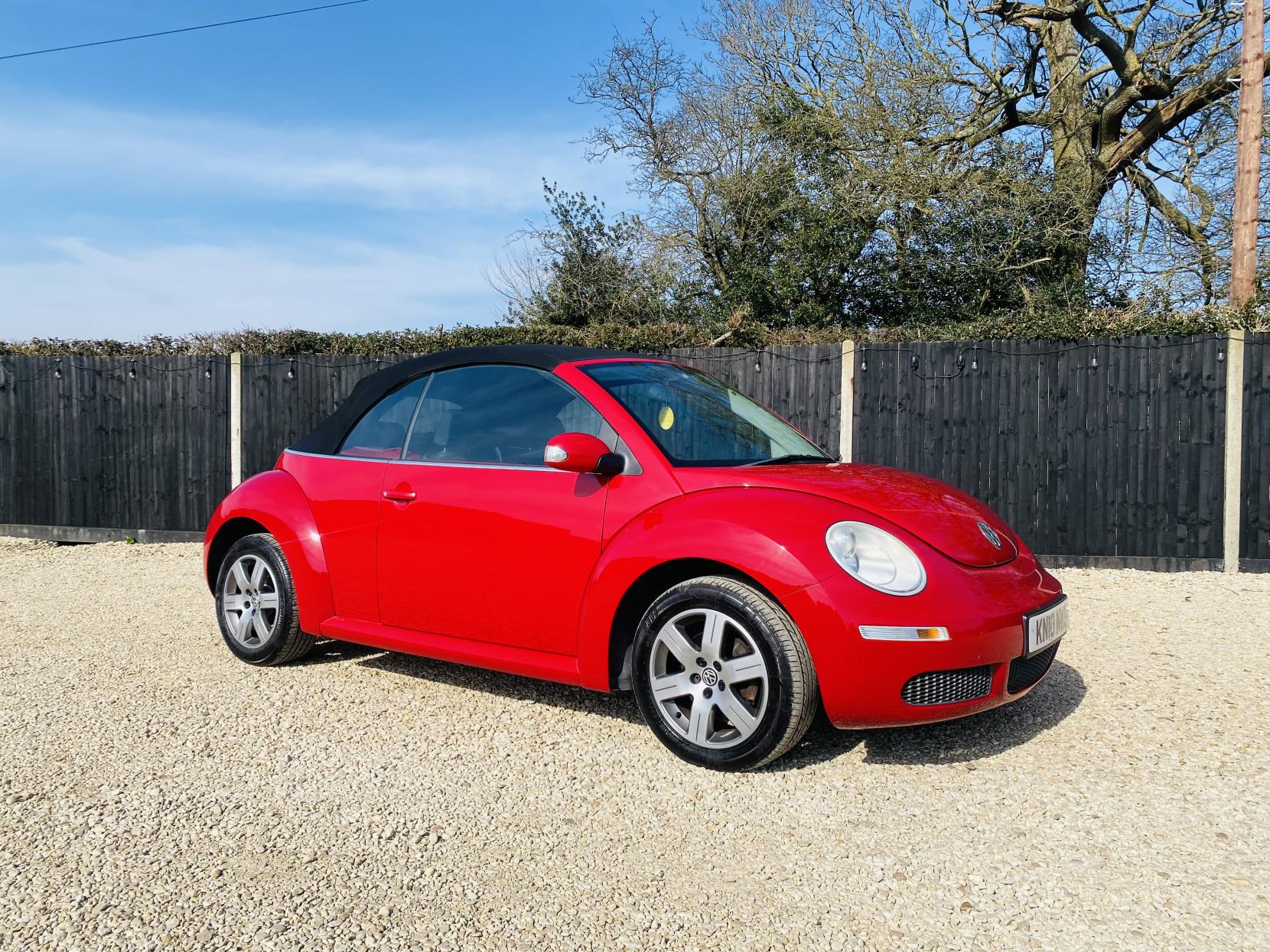 Volkswagen Beetle 1.6 Cabriolet 2dr Petrol Manual Euro 4 (102 ps)