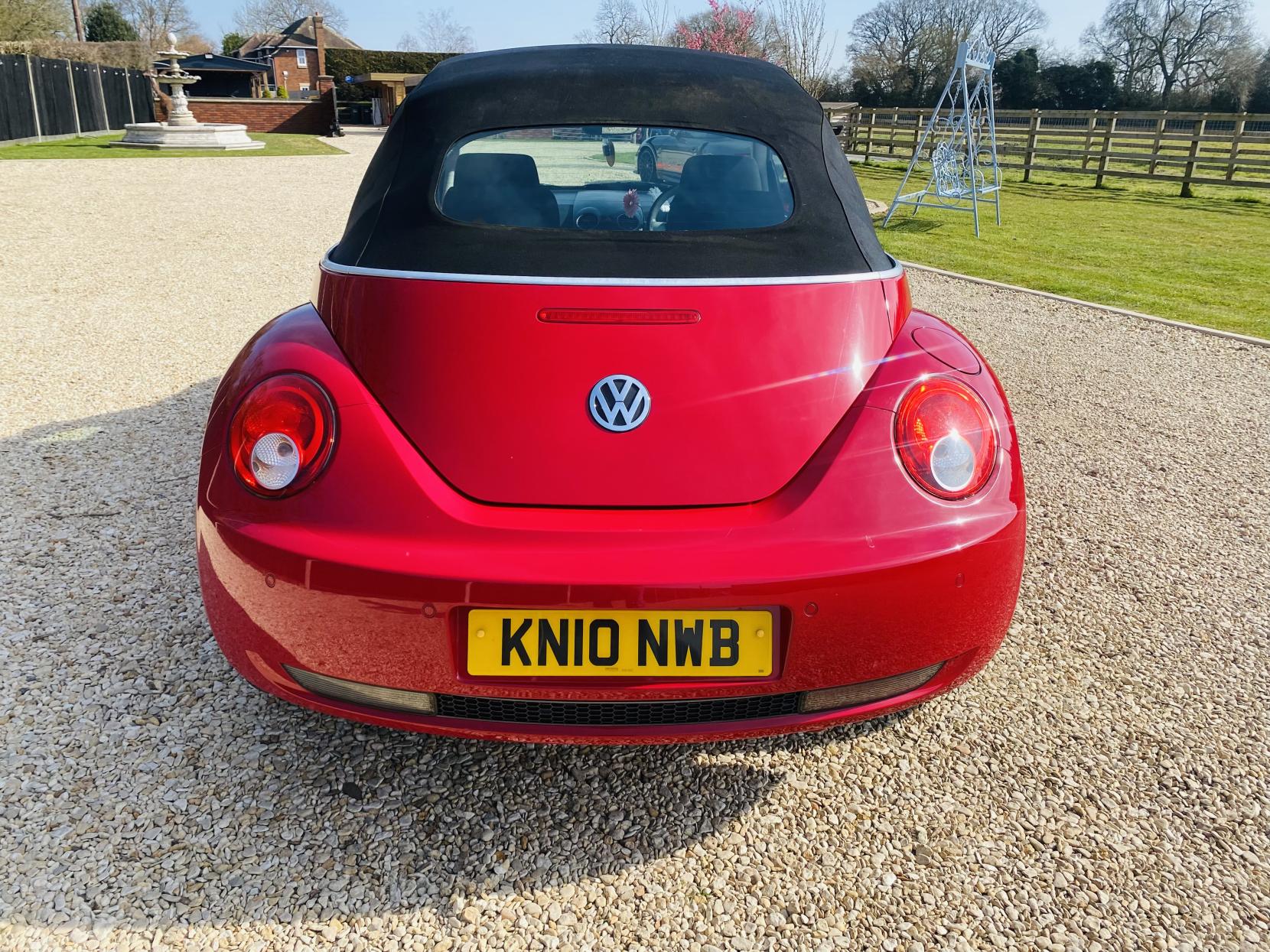Volkswagen Beetle 1.6 Cabriolet 2dr Petrol Manual Euro 4 (102 ps)