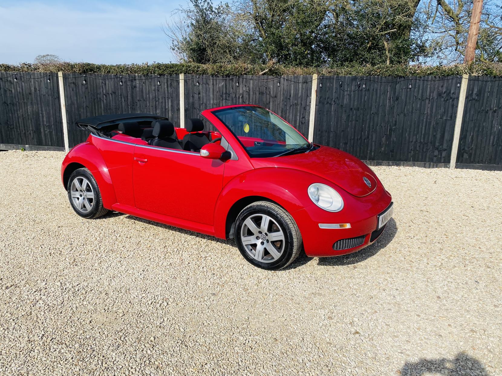 Volkswagen Beetle 1.6 Cabriolet 2dr Petrol Manual Euro 4 (102 ps)