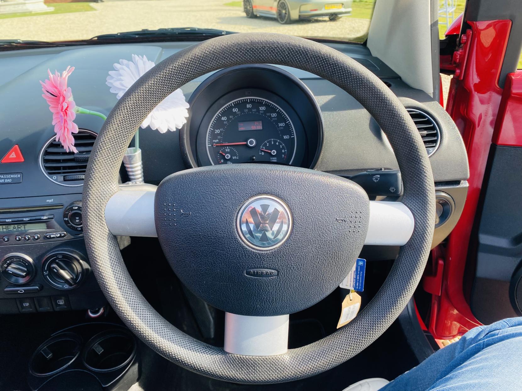 Volkswagen Beetle 1.6 Cabriolet 2dr Petrol Manual Euro 4 (102 ps)