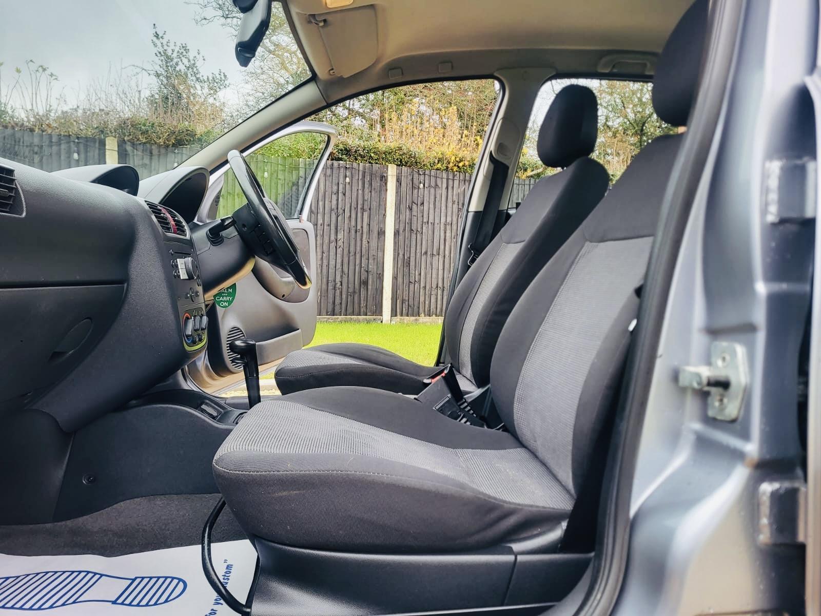 Vauxhall Corsa 1.4i 16v Design Hatchback 5dr Petrol Automatic (a/c) (180 g/km, 89 bhp)