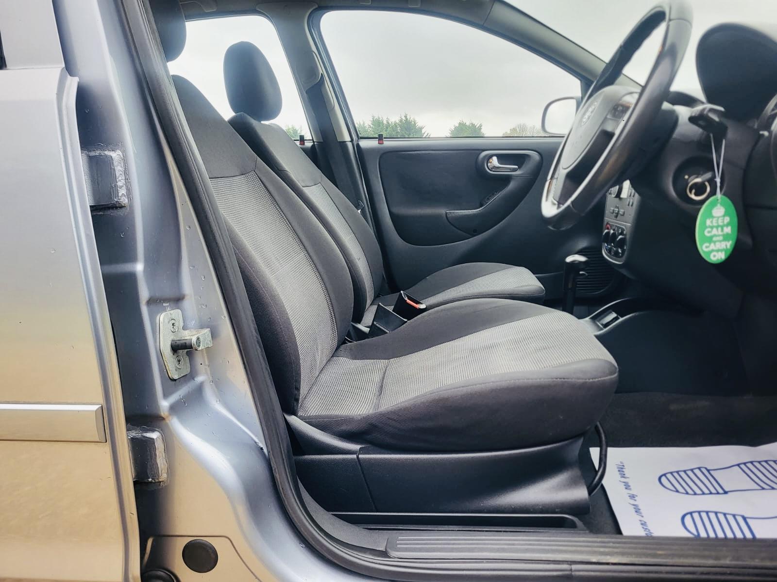 Vauxhall Corsa 1.4i 16v Design Hatchback 5dr Petrol Automatic (a/c) (180 g/km, 89 bhp)