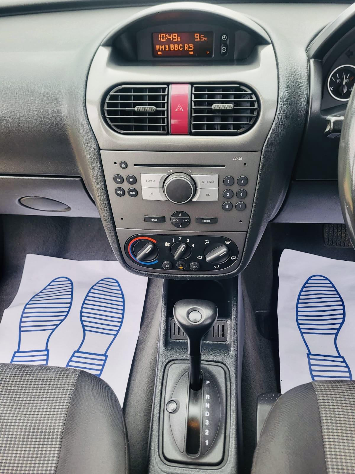 Vauxhall Corsa 1.4i 16v Design Hatchback 5dr Petrol Automatic (a/c) (180 g/km, 89 bhp)