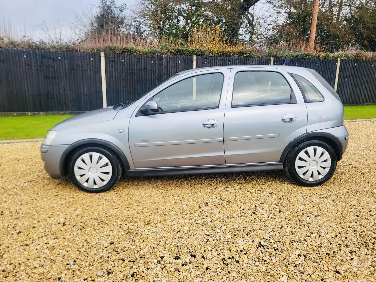 Vauxhall Corsa 1.4i 16v Design Hatchback 5dr Petrol Automatic (a/c) (180 g/km, 89 bhp)