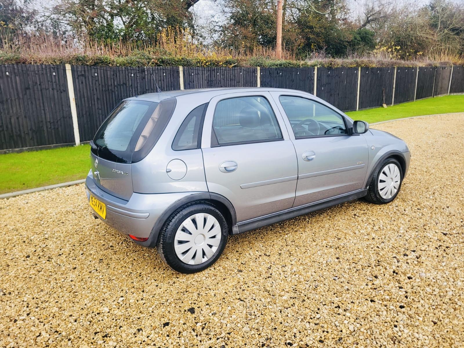 Vauxhall Corsa 1.4i 16v Design Hatchback 5dr Petrol Automatic (a/c) (180 g/km, 89 bhp)