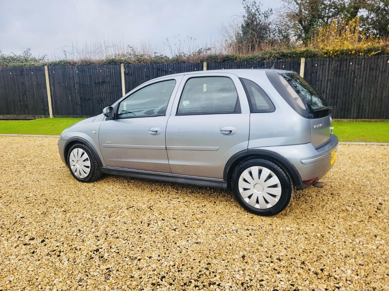 Vauxhall Corsa 1.4i 16v Design Hatchback 5dr Petrol Automatic (a/c) (180 g/km, 89 bhp)