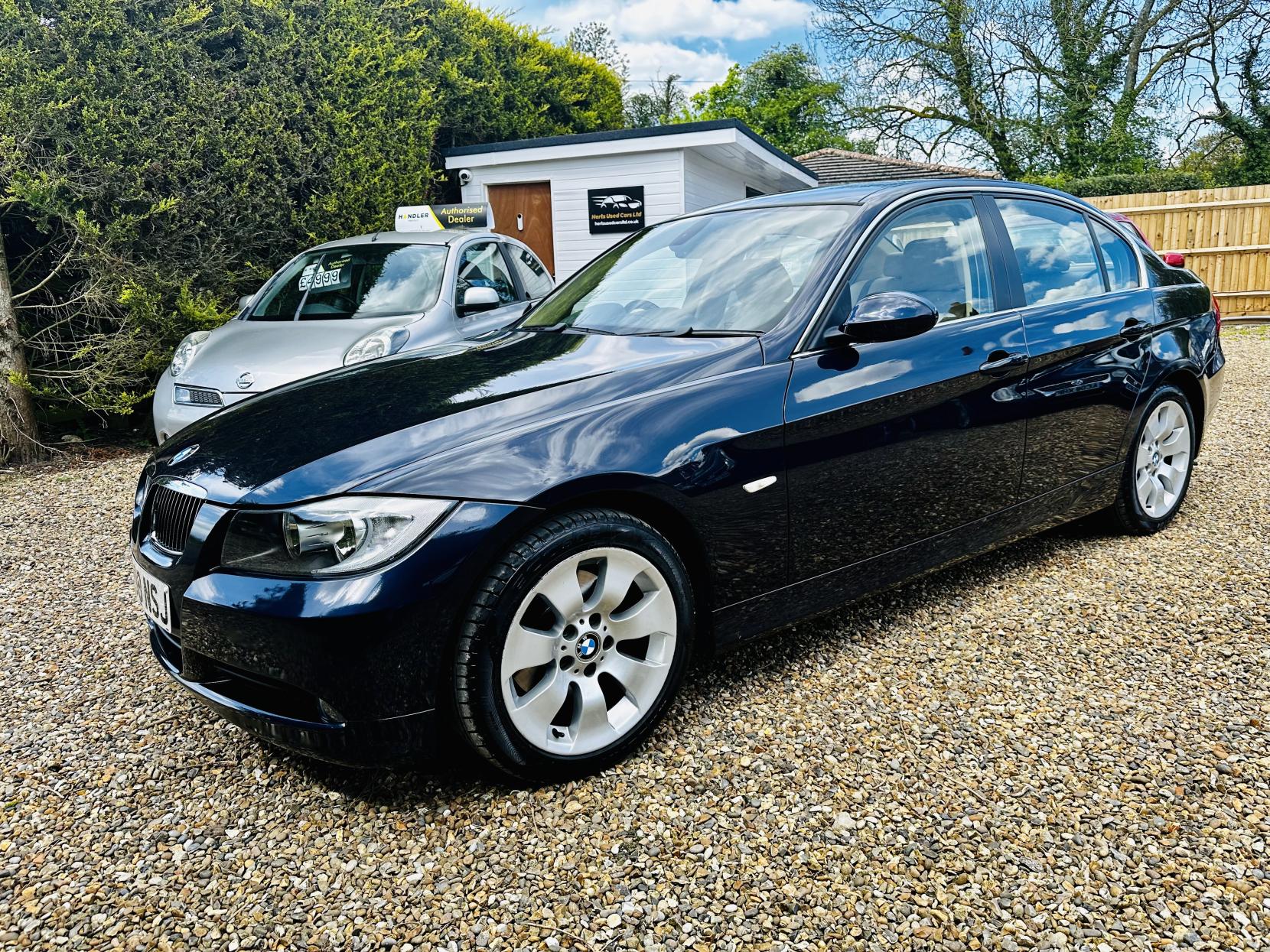 BMW 3 Series 3.0 325i SE Saloon 4dr Petrol Auto Euro 4 (218 ps)