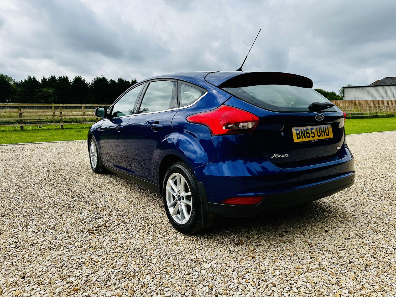 Ford Focus 1.0T EcoBoost Zetec Hatchback 5dr Petrol Manual Euro 6 (s/s) (125 ps)