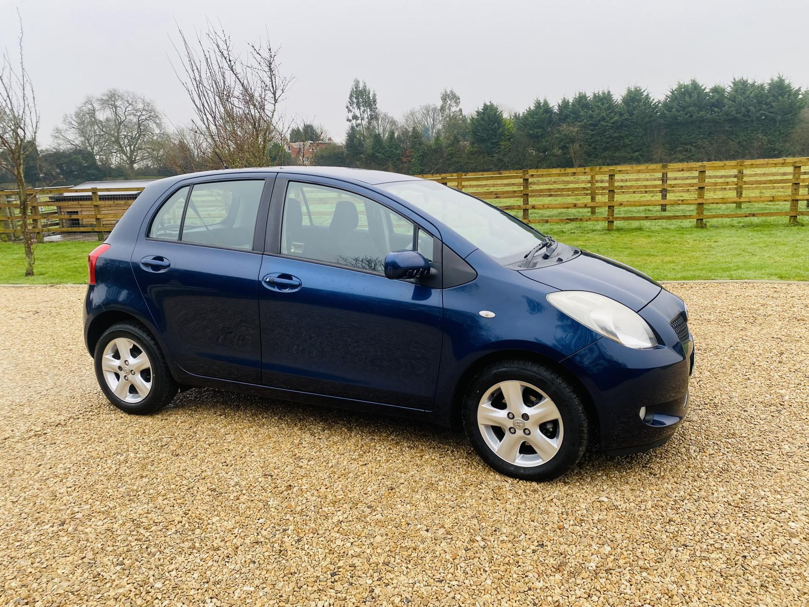 Toyota Yaris 1.3 VVT-i T Spirit Hatchback 5dr Petrol Manual (141 g/km, 85 bhp)