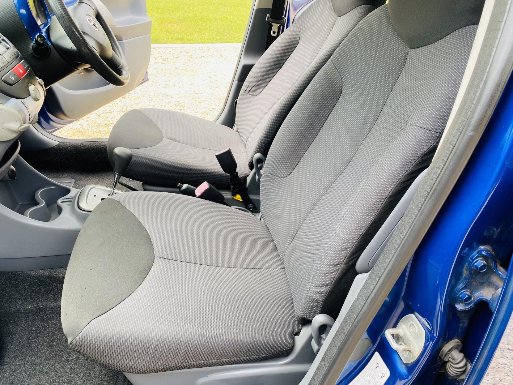 Toyota AYGO 1.0 VVT-i Blue Hatchback 5dr Petrol MultiMode Euro 4 (67 bhp)