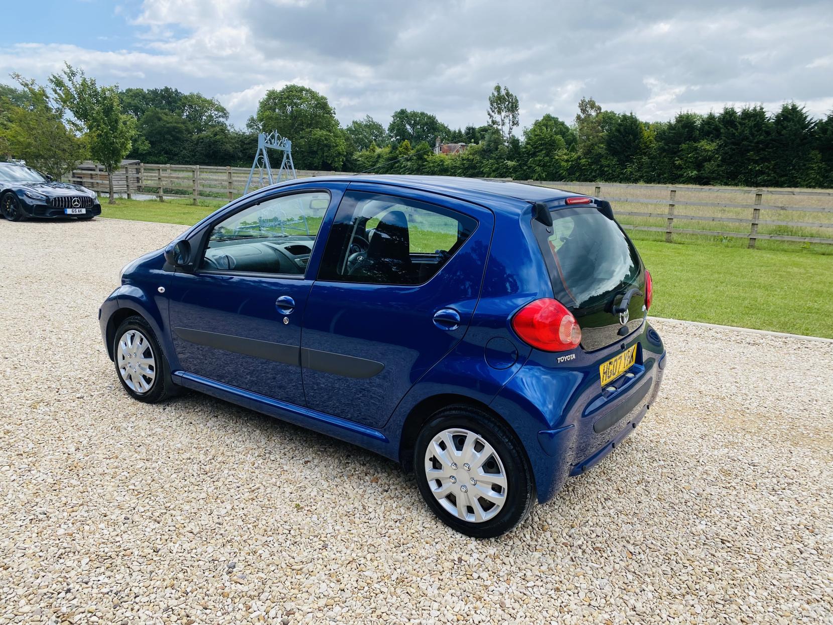 Toyota AYGO 1.0 VVT-i Blue Hatchback 5dr Petrol MultiMode Euro 4 (67 bhp)