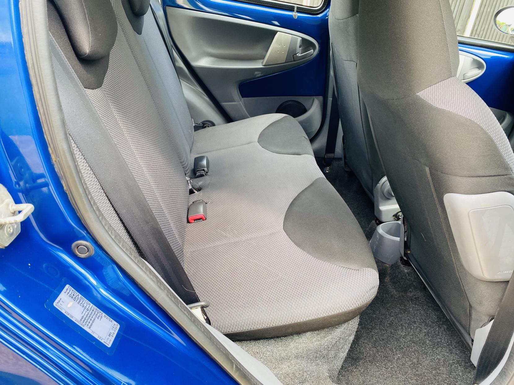 Toyota AYGO 1.0 VVT-i Blue Hatchback 5dr Petrol MultiMode Euro 4 (67 bhp)