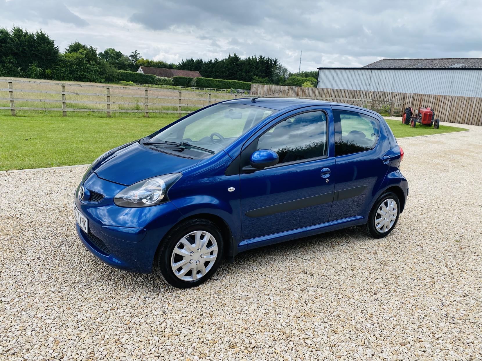 Toyota AYGO 1.0 VVT-i Blue Hatchback 5dr Petrol MultiMode Euro 4 (67 bhp)