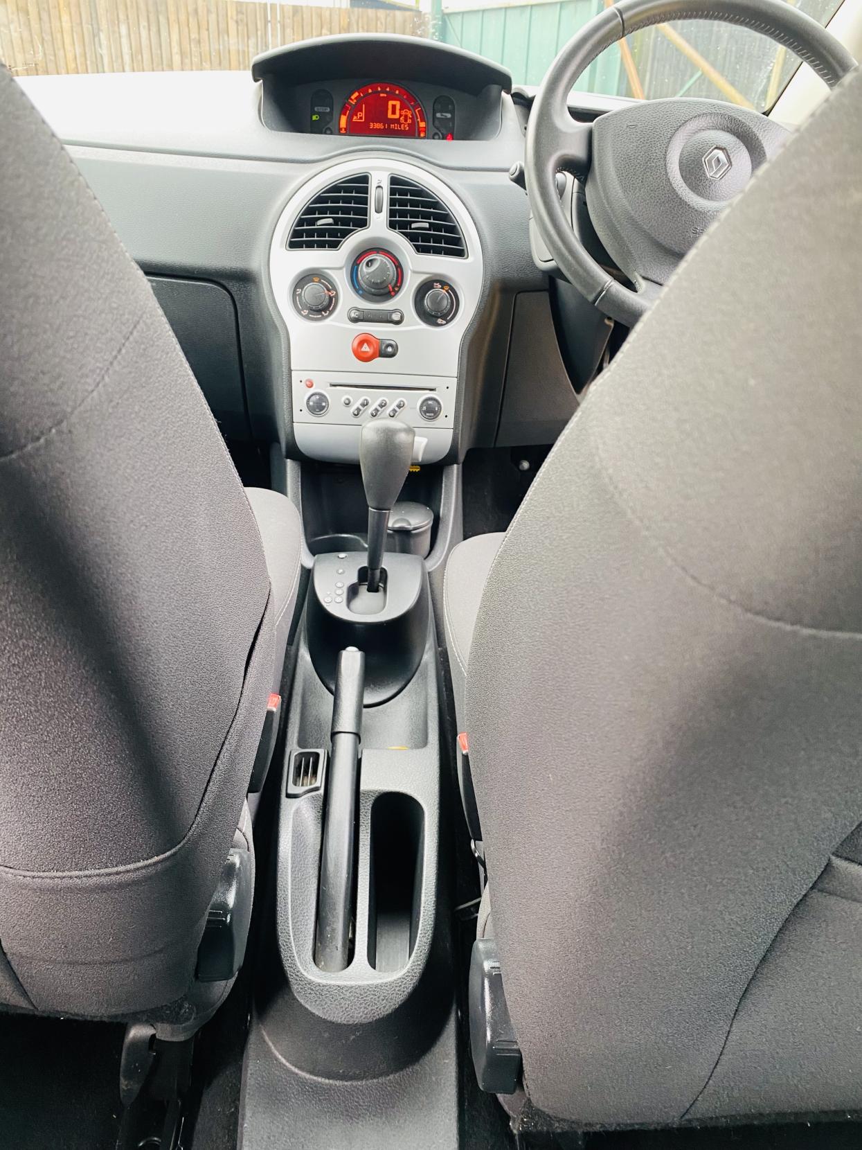 Renault Modus 1.6 VVT Dynamique Hatchback 5dr Petrol Automatic (179 g/km, 110 bhp)