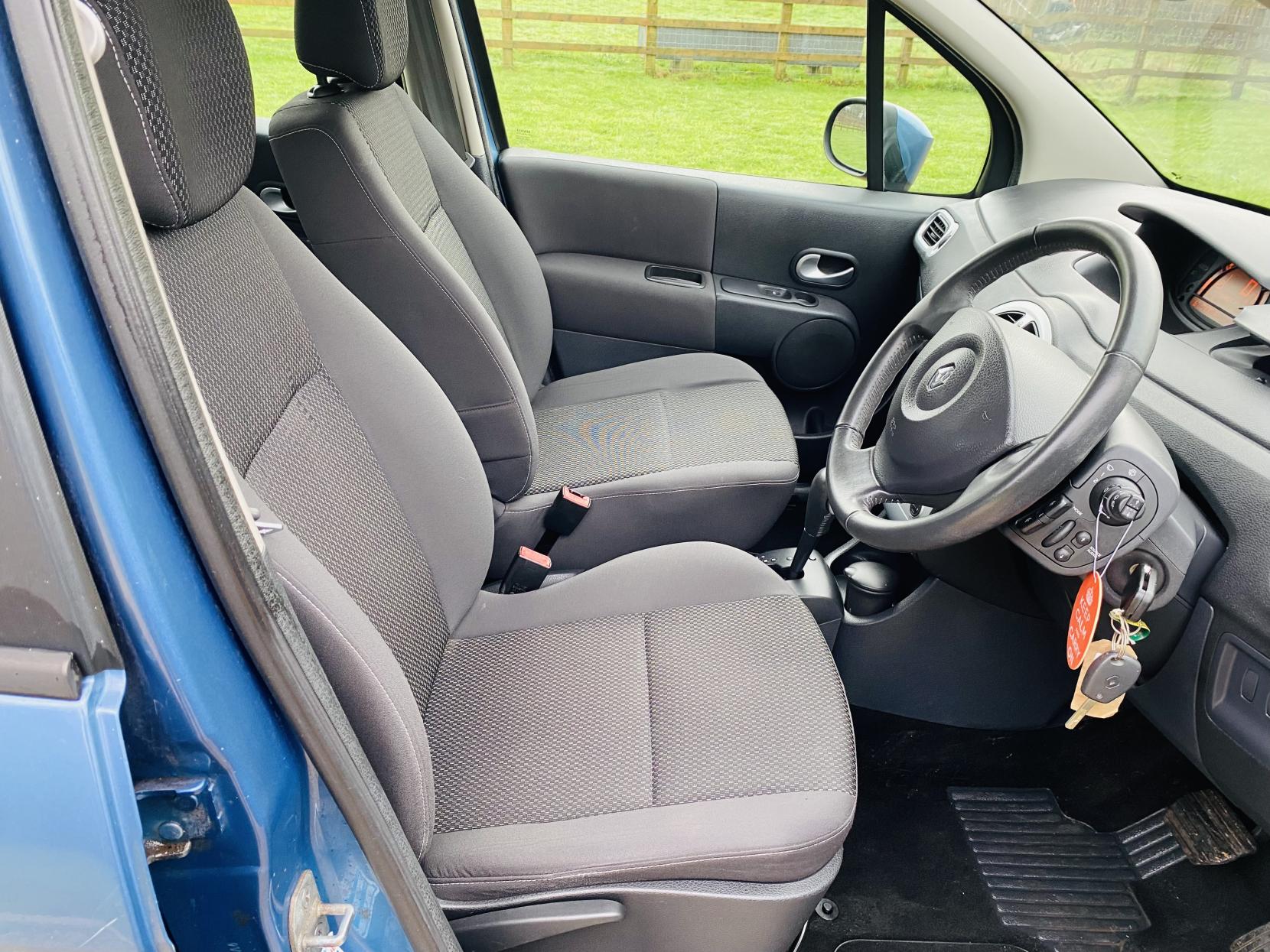 Renault Modus 1.6 VVT Dynamique Hatchback 5dr Petrol Automatic (179 g/km, 110 bhp)