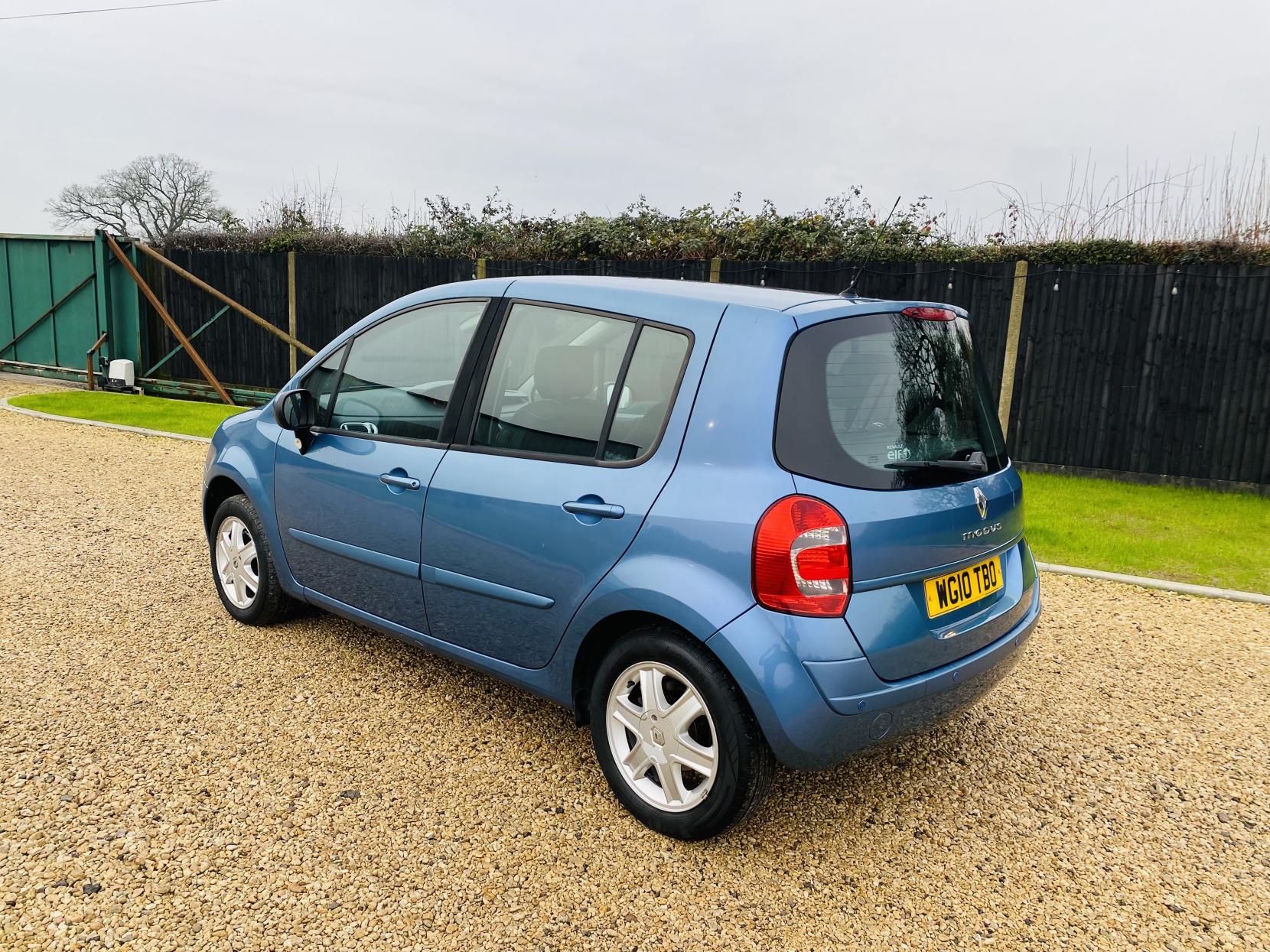 Renault Modus 1.6 VVT Dynamique Hatchback 5dr Petrol Automatic (179 g/km, 110 bhp)