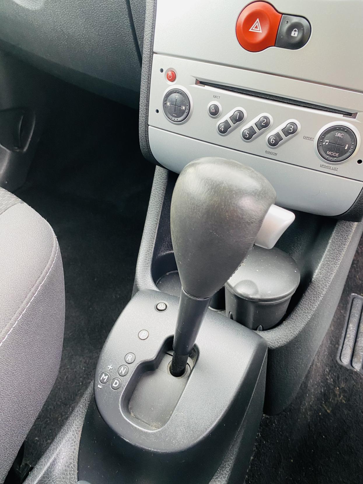 Renault Modus 1.6 VVT Dynamique Hatchback 5dr Petrol Automatic (179 g/km, 110 bhp)