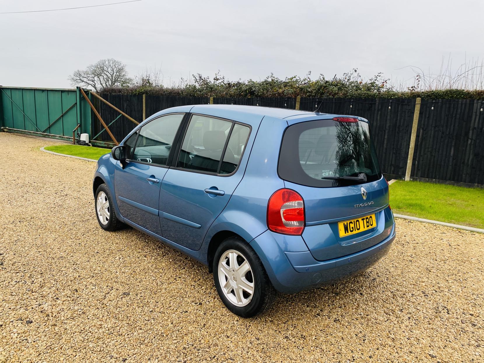 Renault Modus 1.6 VVT Dynamique Hatchback 5dr Petrol Automatic (179 g/km, 110 bhp)