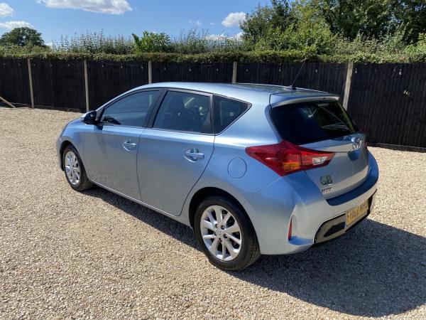 Toyota Auris 1.33 Dual VVT-i Icon Hatchback 5dr Petrol Manual Euro 5 (s/s) (101 ps)