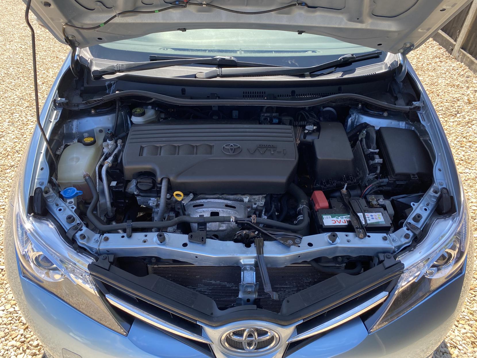 Toyota Auris 1.33 Dual VVT-i Icon Hatchback 5dr Petrol Manual Euro 5 (s/s) (101 ps)