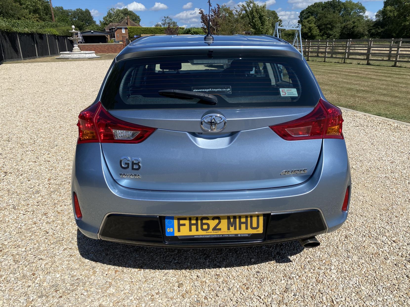 Toyota Auris 1.33 Dual VVT-i Icon Hatchback 5dr Petrol Manual Euro 5 (s/s) (101 ps)