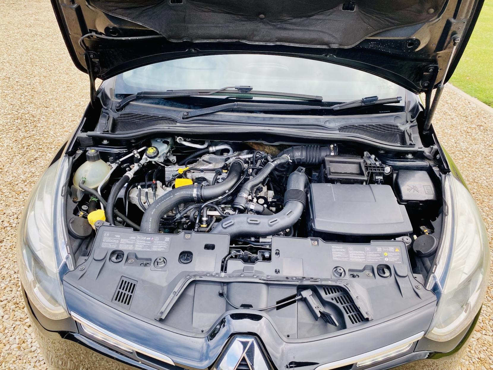 Renault Clio 0.9 TCe Dynamique MediaNav Hatchback 5dr Petrol Manual Euro 5 (s/s) (90 ps)