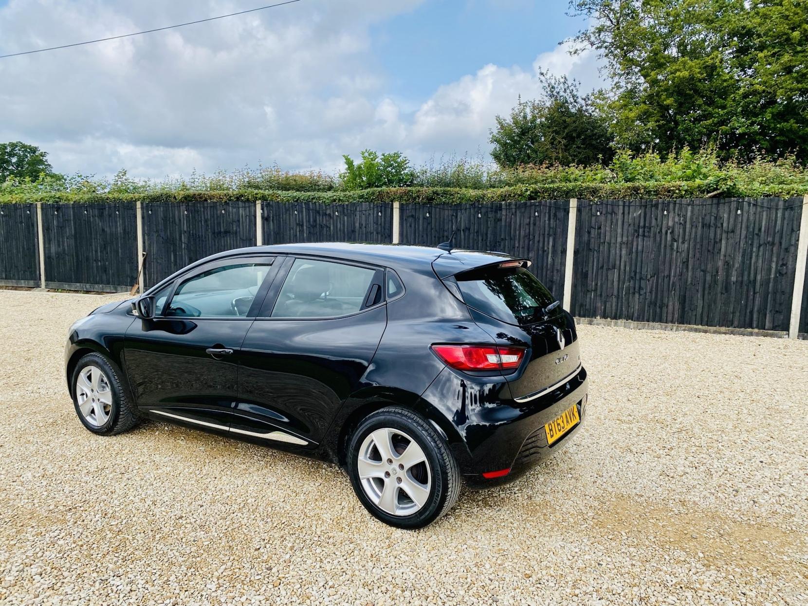 Renault Clio 0.9 TCe Dynamique MediaNav Hatchback 5dr Petrol Manual Euro 5 (s/s) (90 ps)