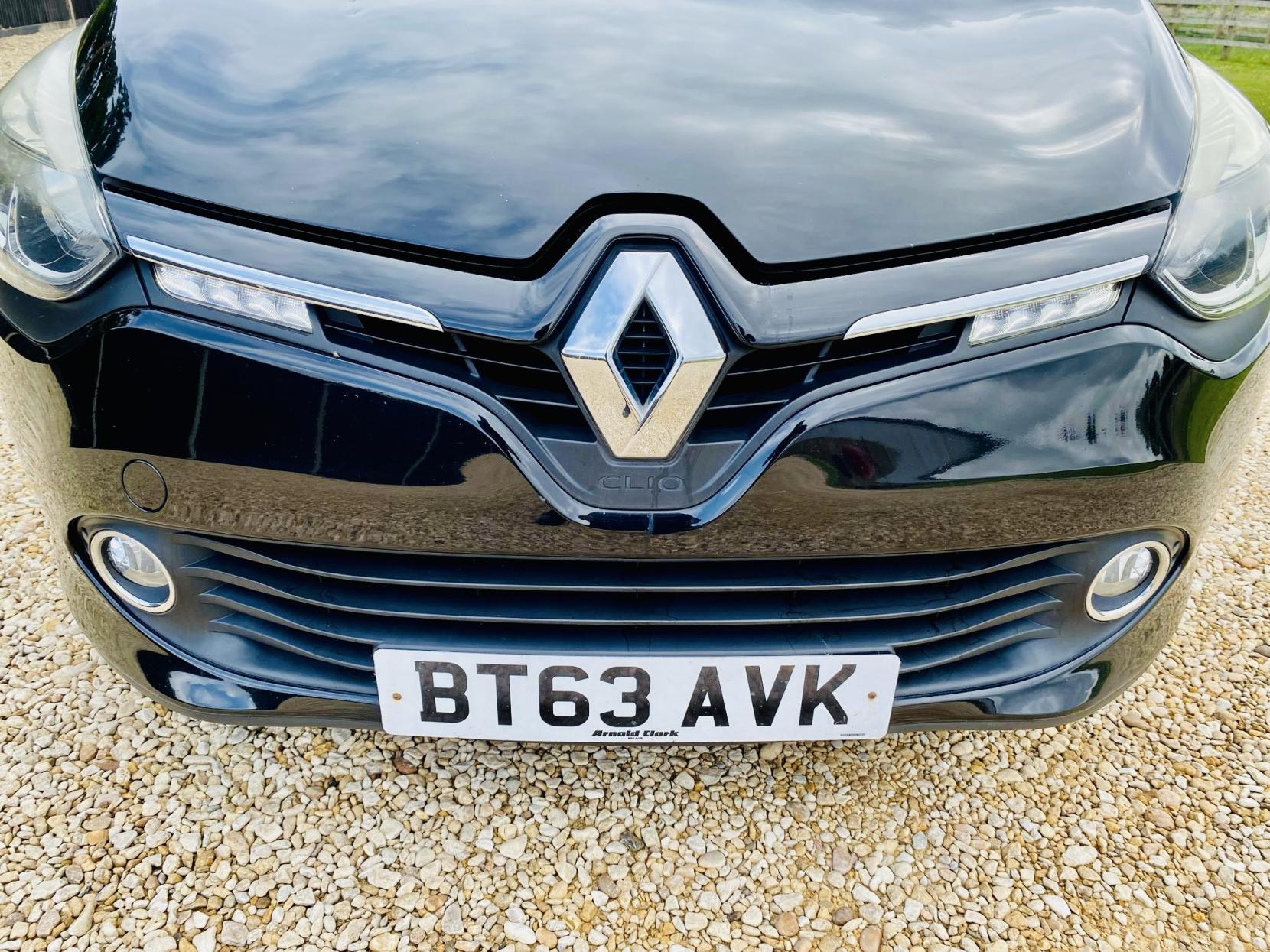 Renault Clio 0.9 TCe Dynamique MediaNav Hatchback 5dr Petrol Manual Euro 5 (s/s) (90 ps)