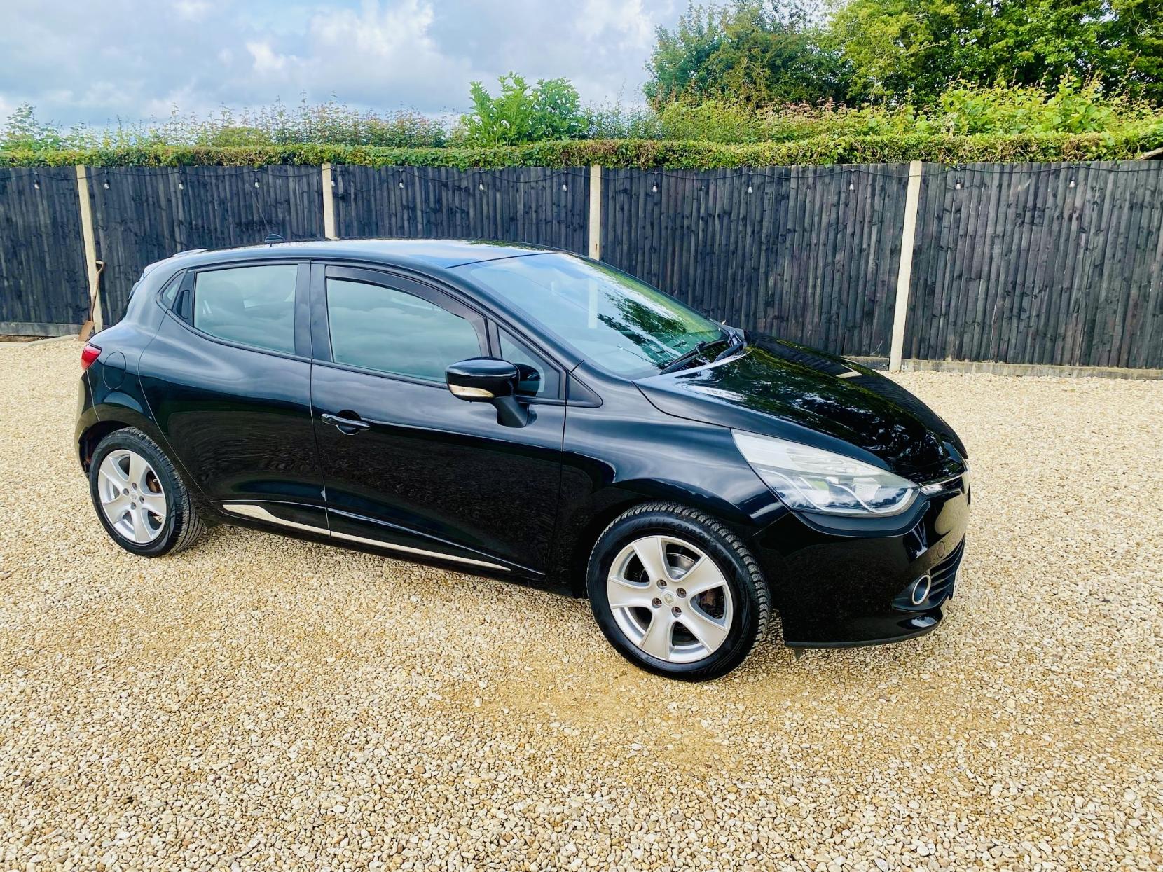 Renault Clio 0.9 TCe Dynamique MediaNav Hatchback 5dr Petrol Manual Euro 5 (s/s) (90 ps)