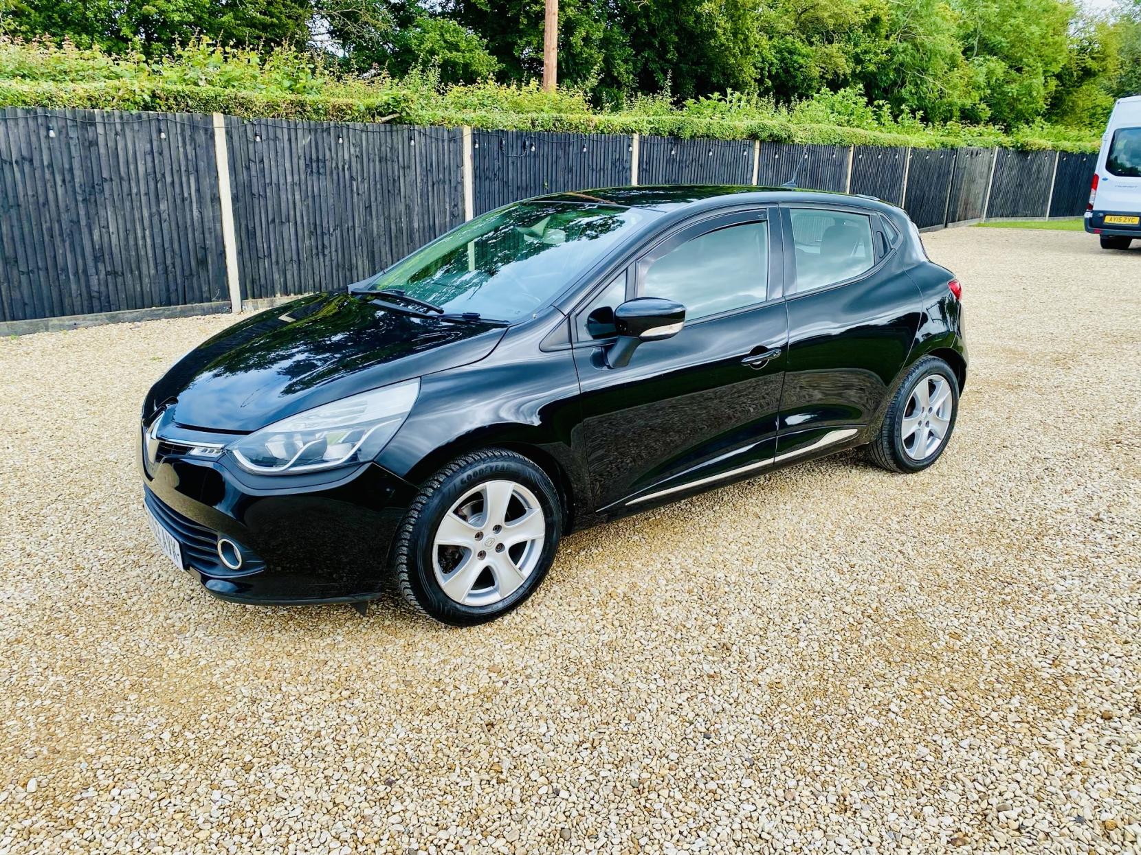 Renault Clio 0.9 TCe Dynamique MediaNav Hatchback 5dr Petrol Manual Euro 5 (s/s) (90 ps)