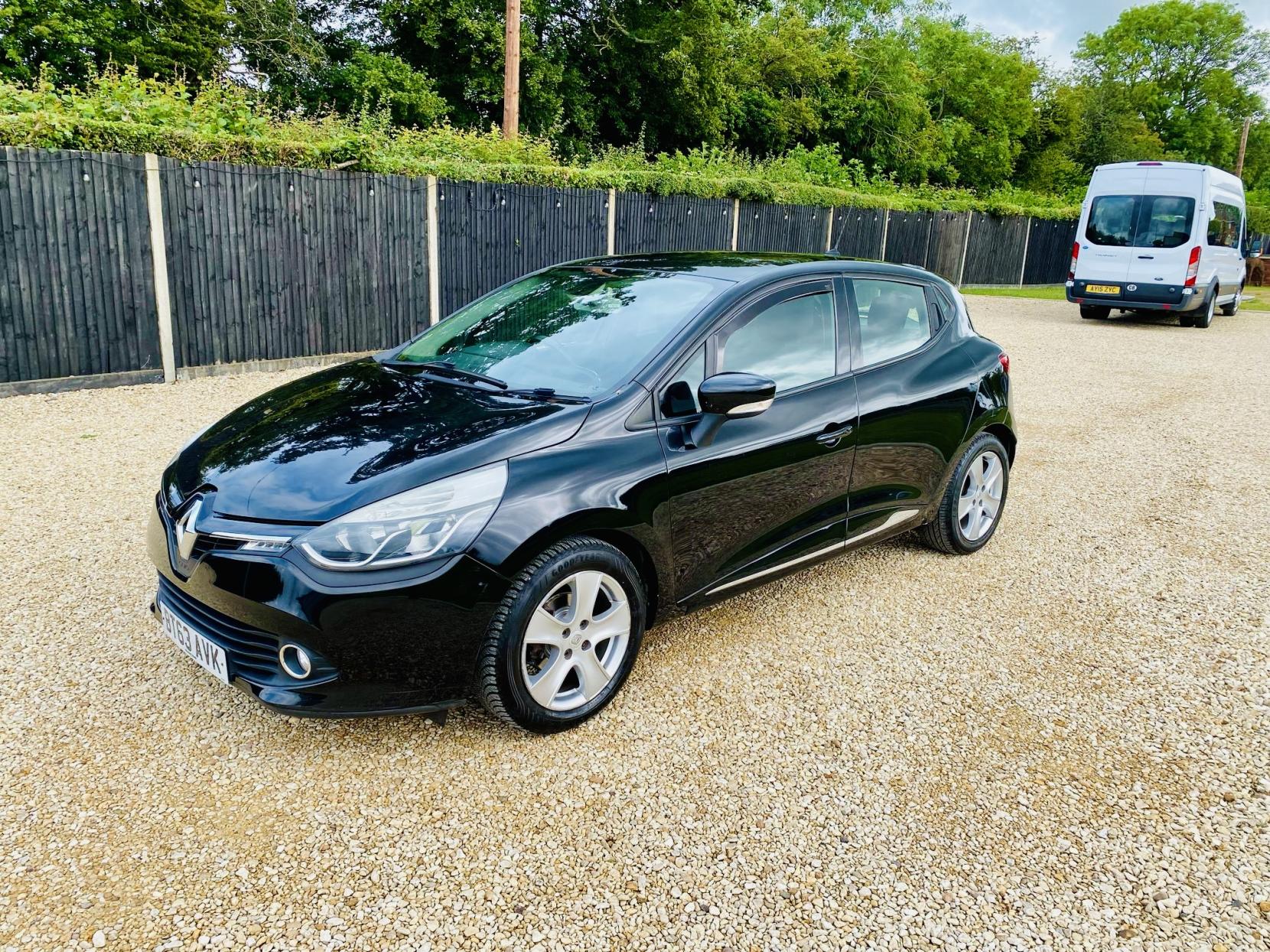 Renault Clio 0.9 TCe Dynamique MediaNav Hatchback 5dr Petrol Manual Euro 5 (s/s) (90 ps)