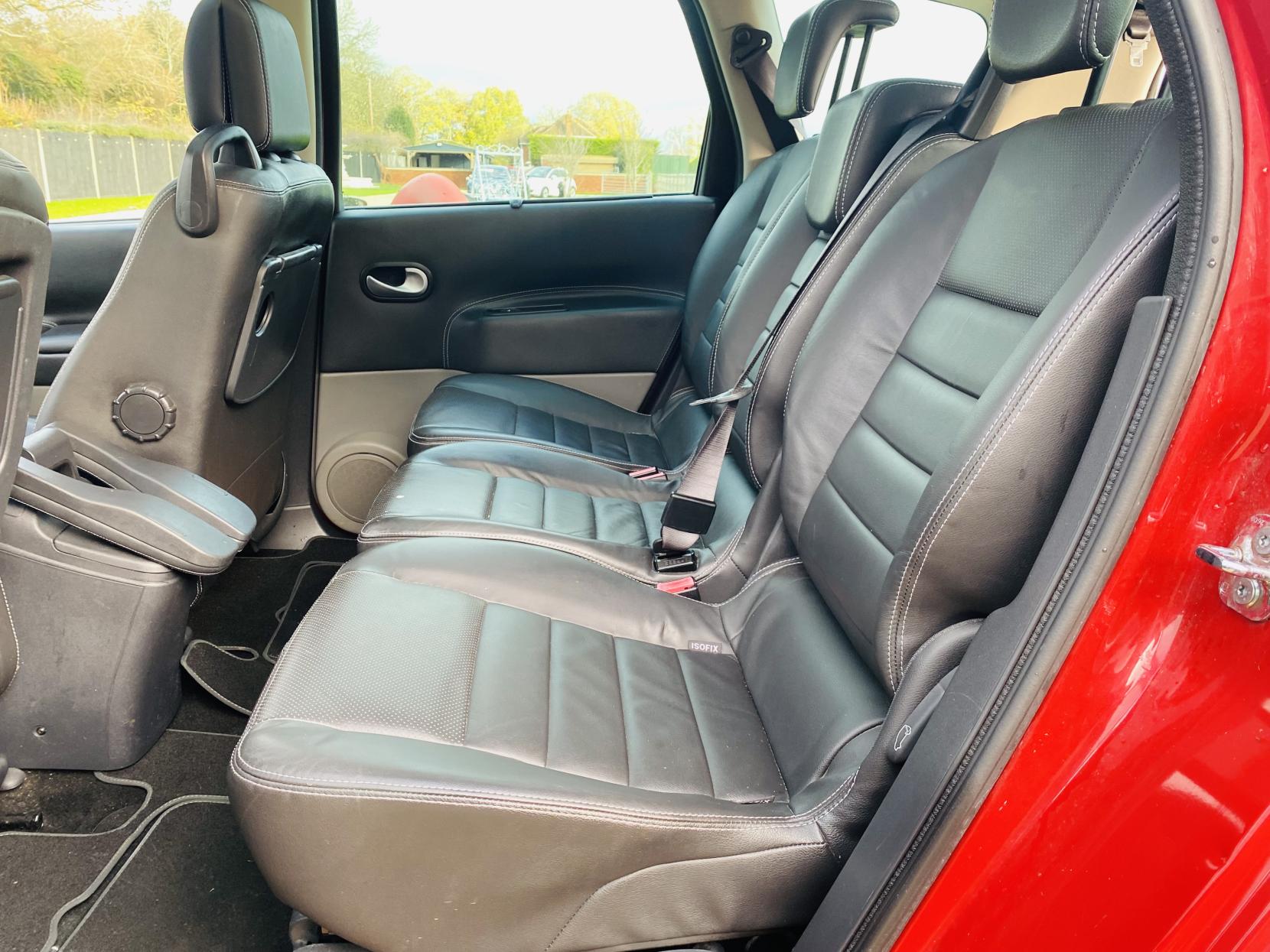 Renault Grand Scenic 2.0 VVT Dynamique S Hatchback 5dr Petrol Manual (193 g/km, 136 bhp)