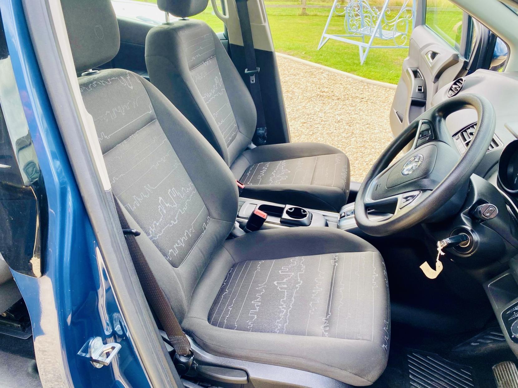Vauxhall Meriva 1.4i Turbo Exclusiv MPV 5dr Petrol Auto Euro 6 (120 ps)