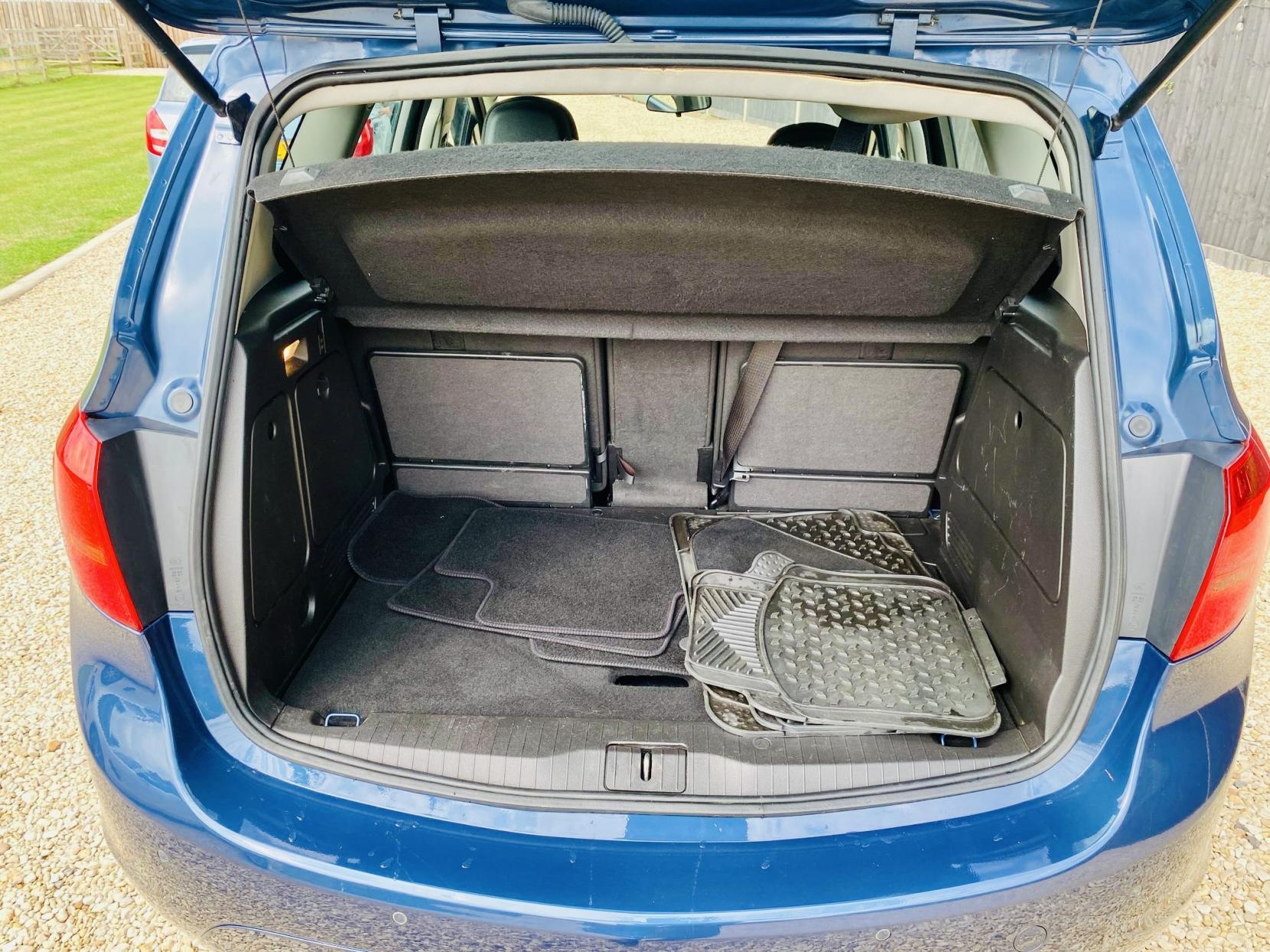 Vauxhall Meriva 1.4i Turbo Exclusiv MPV 5dr Petrol Auto Euro 6 (120 ps)