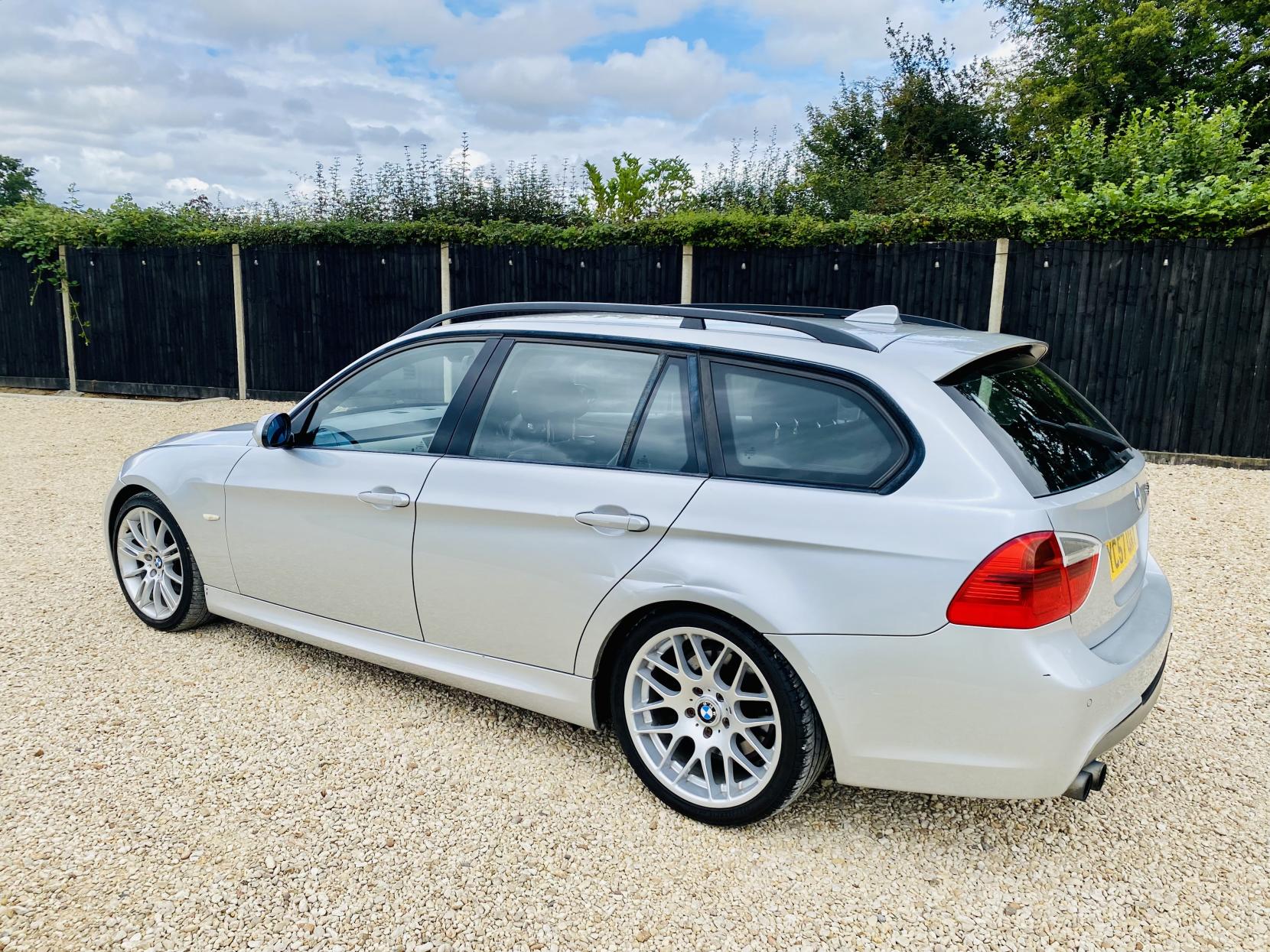 BMW 3 Series 3.0 330d M Sport Touring 5dr Diesel Auto Euro 4 (231 ps)