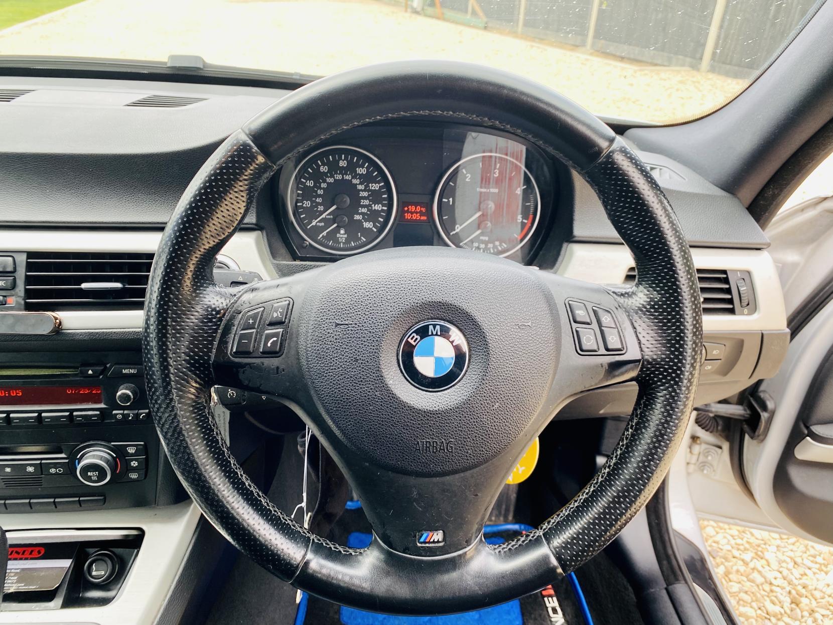 BMW 3 Series 3.0 330d M Sport Touring 5dr Diesel Auto Euro 4 (231 ps)