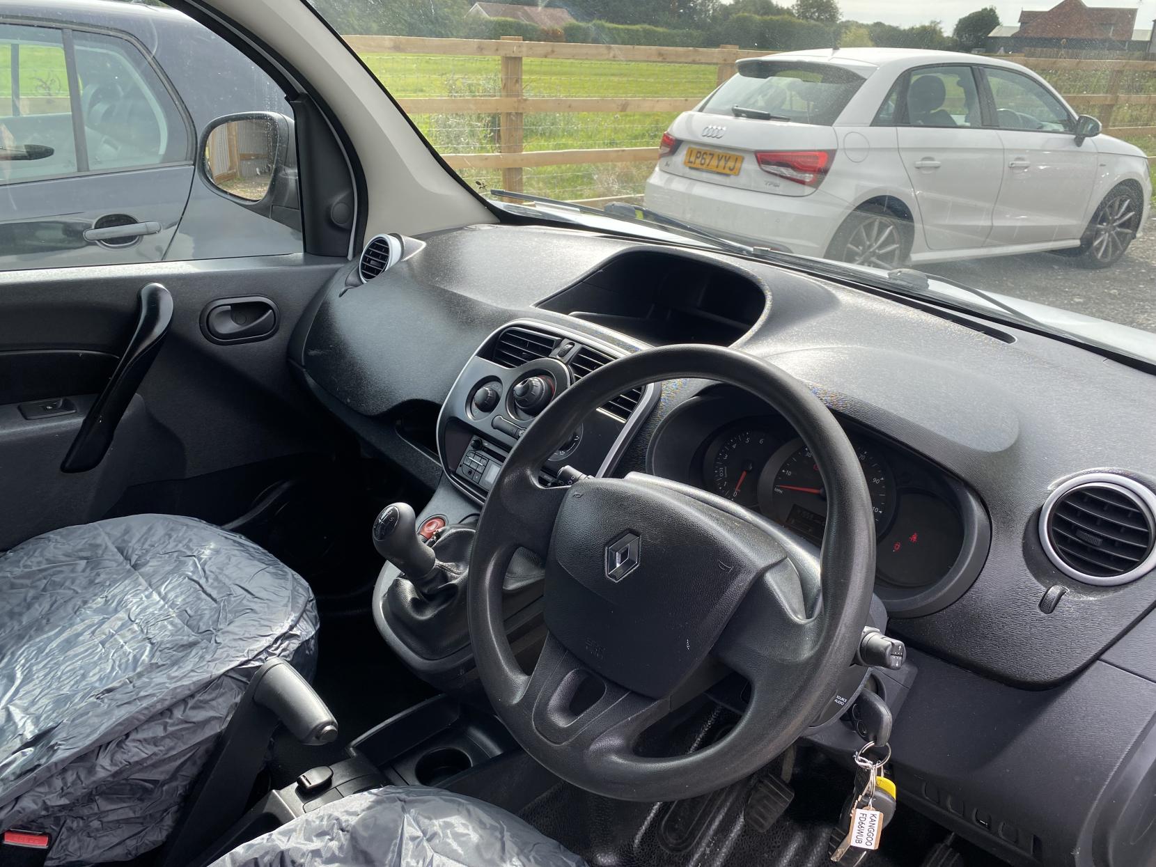 Renault Kangoo Maxi 1.5 dCi LL21 Business Panel Van 6dr Diesel Manual L3 H1 Euro 5 (90 ps)