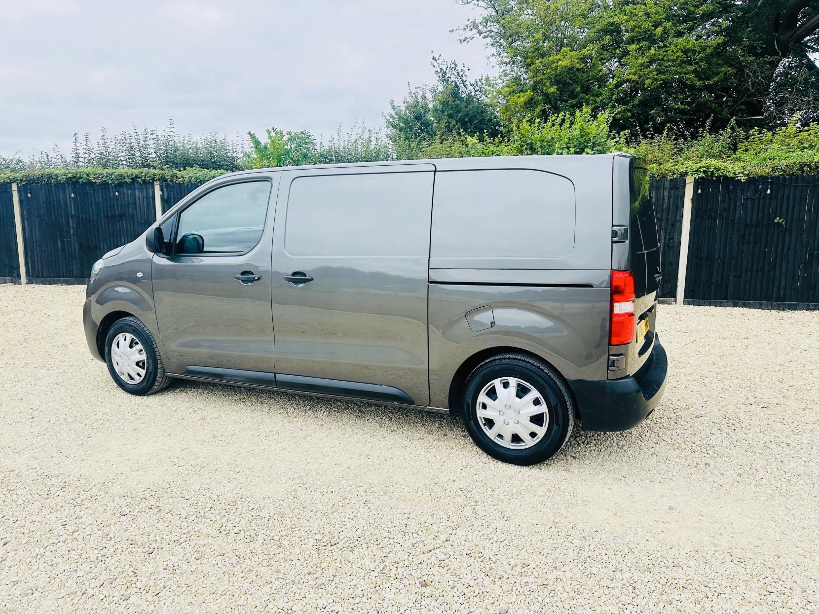 Citroen Dispatch 1.5 BlueHDi 1000 Enterprise Pro M Panel Van 6dr Diesel Manual FWD 2 Euro 6 (s/s) (100 ps)