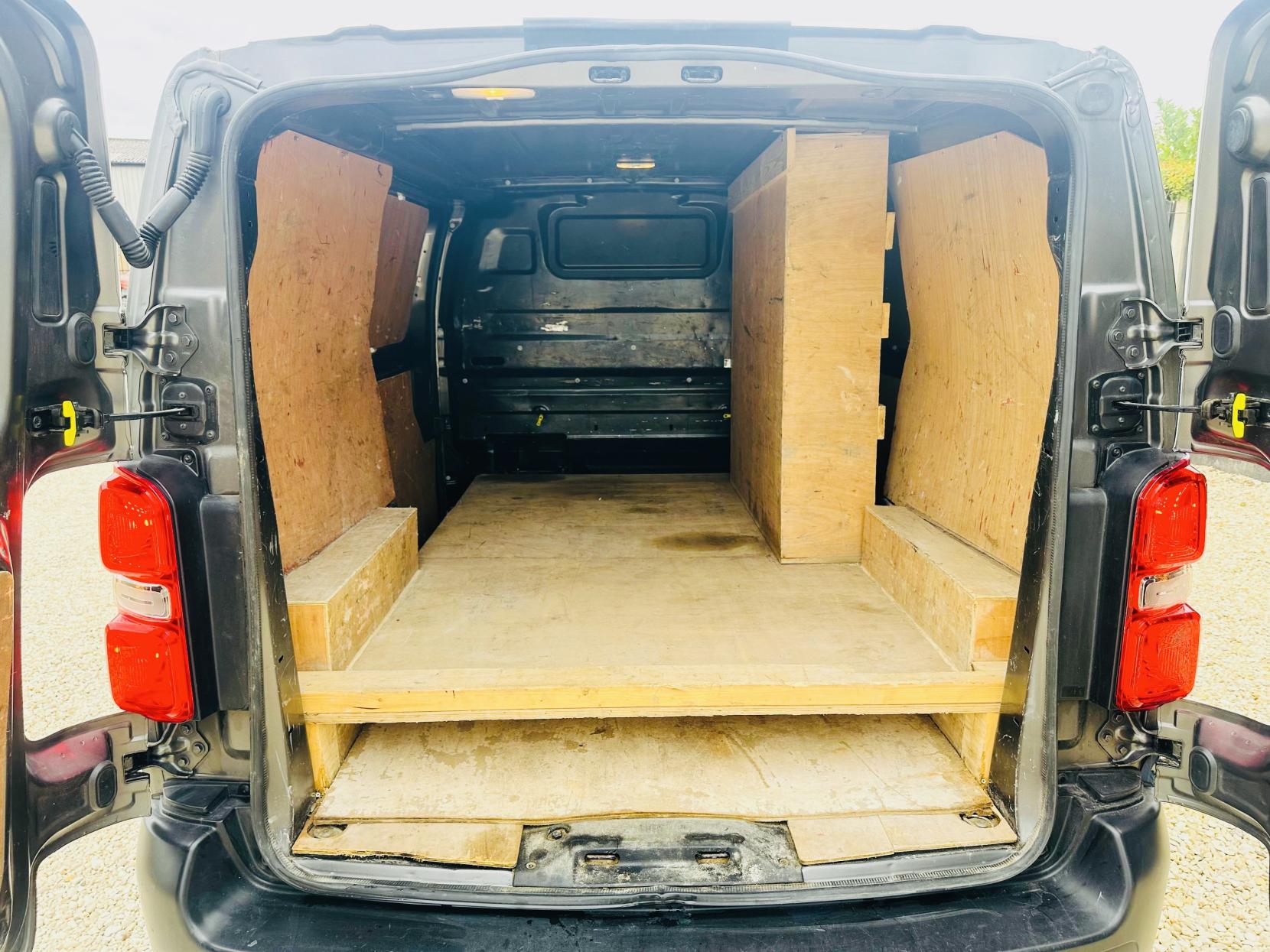 Citroen Dispatch 1.5 BlueHDi 1000 Enterprise Pro M Panel Van 6dr Diesel Manual FWD 2 Euro 6 (s/s) (100 ps)