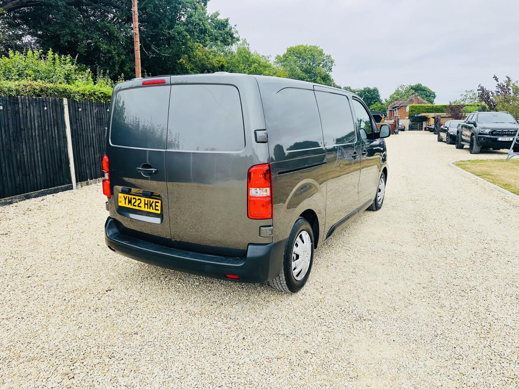Citroen Dispatch 1.5 BlueHDi 1000 Enterprise Pro M Panel Van 6dr Diesel Manual FWD 2 Euro 6 (s/s) (100 ps)