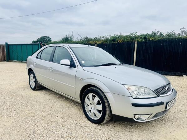 Ford Mondeo 2.0 Zetec Hatchback 5dr Petrol Automatic (226 g/km, 143 bhp)