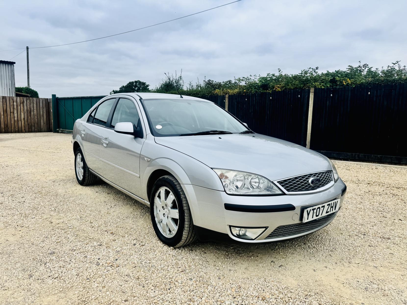 Ford Mondeo 2.0 Zetec Hatchback 5dr Petrol Automatic (226 g/km, 143 bhp)