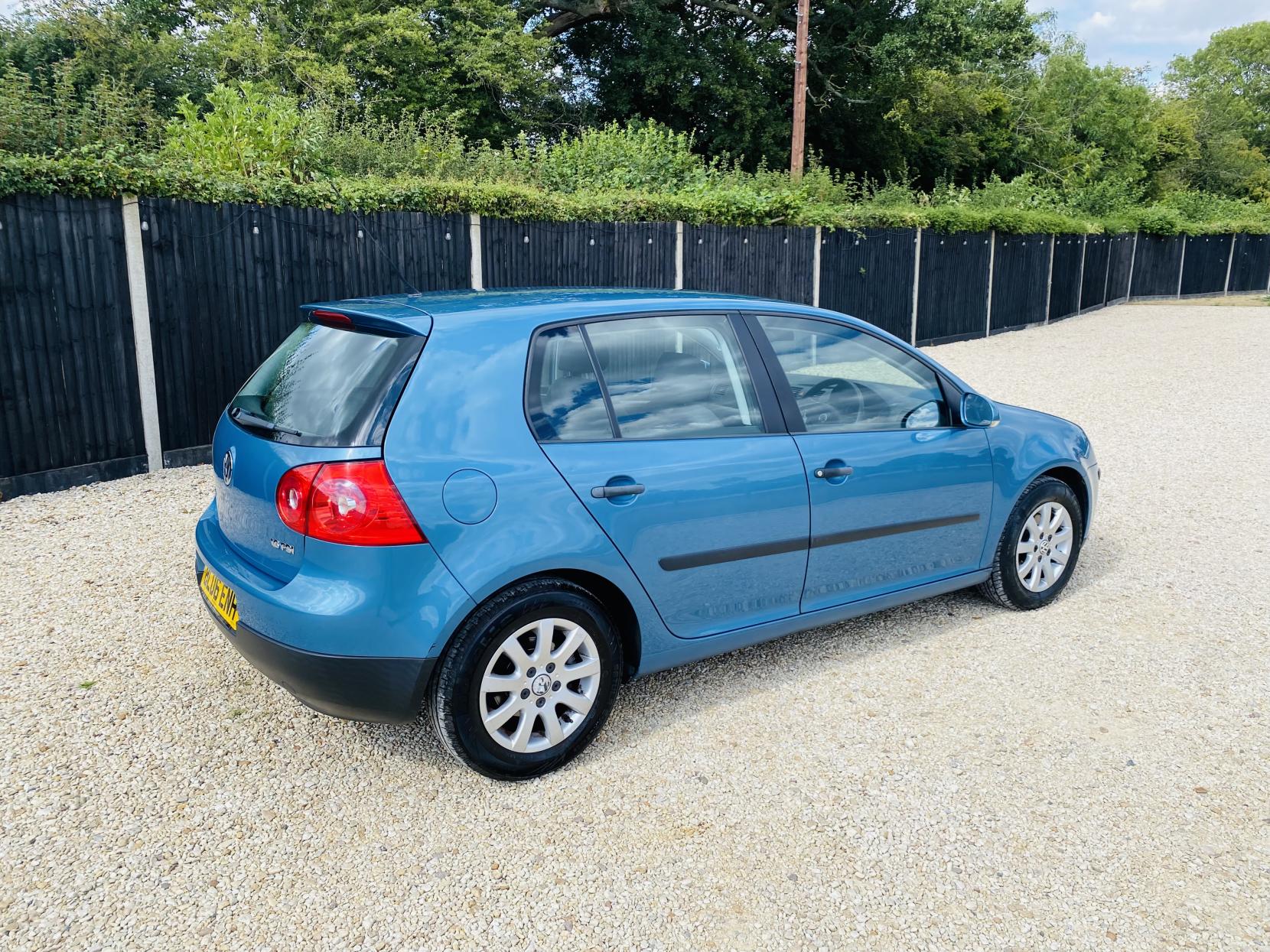 Volkswagen Golf 1.6 FSI SE Hatchback 5dr Petrol Manual (168 g/km, 113 bhp)
