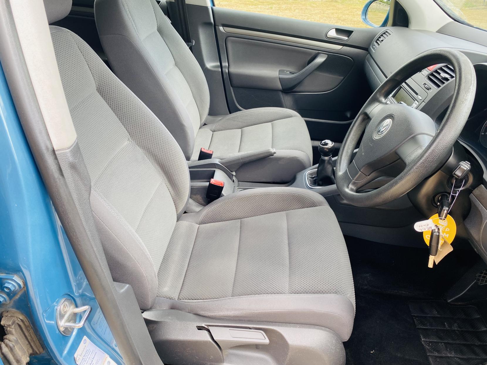 Volkswagen Golf 1.6 FSI SE Hatchback 5dr Petrol Manual (168 g/km, 113 bhp)