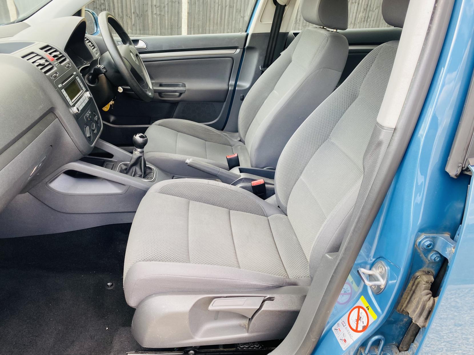 Volkswagen Golf 1.6 FSI SE Hatchback 5dr Petrol Manual (168 g/km, 113 bhp)