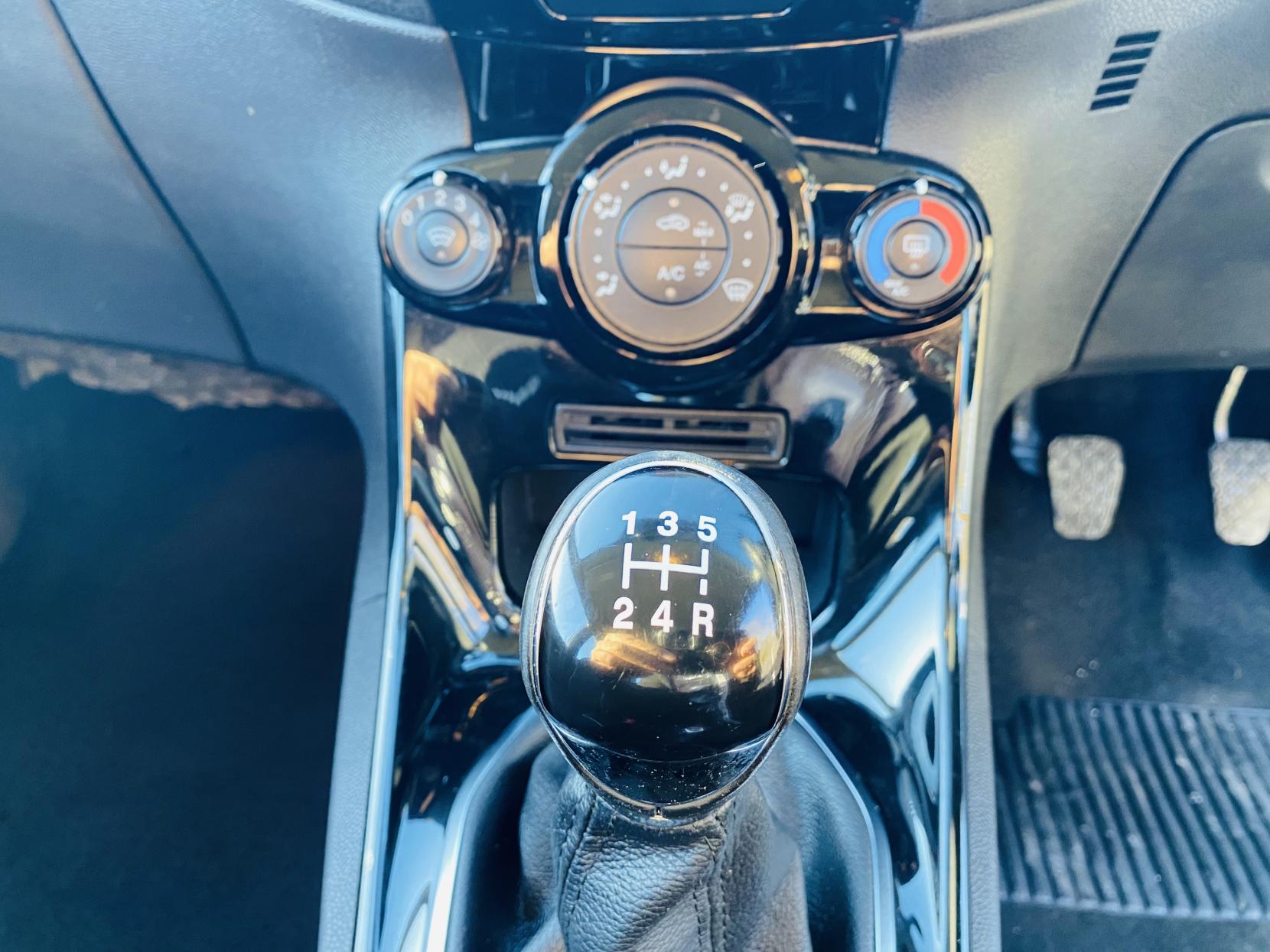 Ford Fiesta 1.25 Zetec Hatchback 5dr Petrol Manual Euro 6 (82 ps)