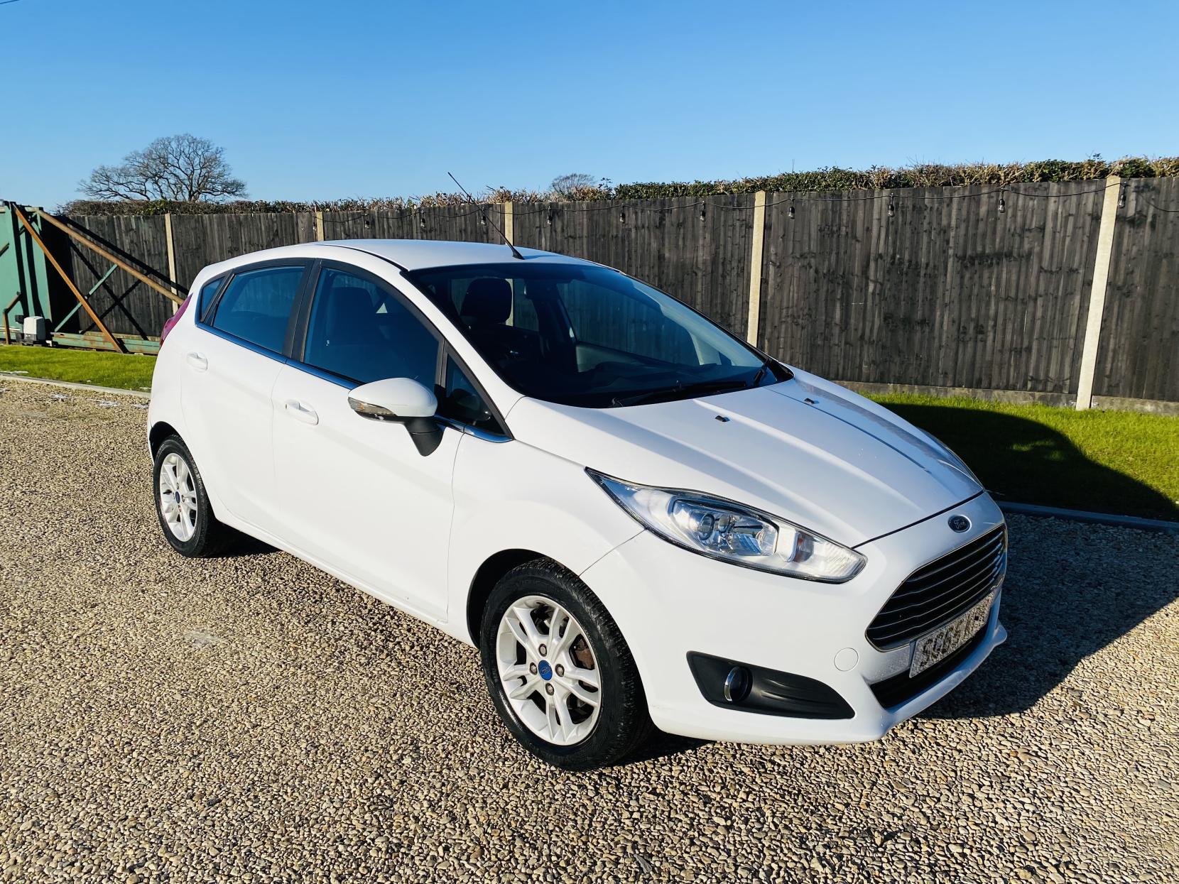 Ford Fiesta 1.25 Zetec Hatchback 5dr Petrol Manual Euro 6 (82 ps)