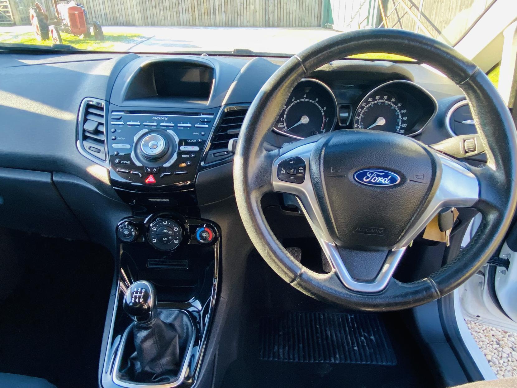 Ford Fiesta 1.25 Zetec Hatchback 5dr Petrol Manual Euro 6 (82 ps)